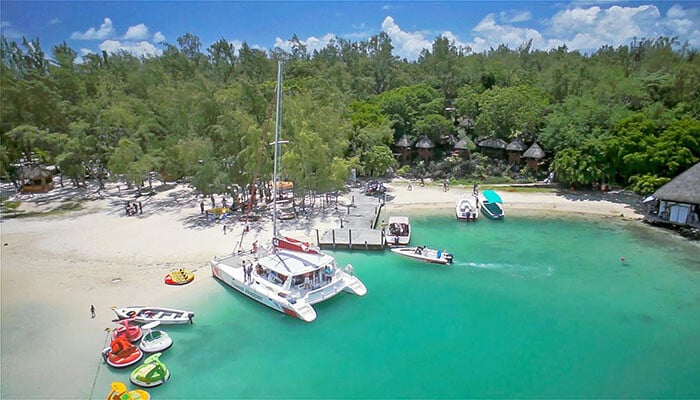 Île aux Cerfs Catamaran